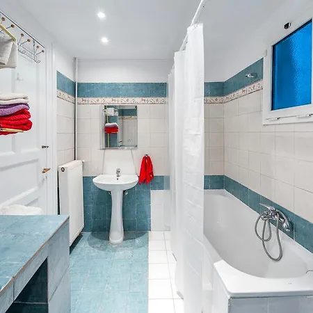 White Tower Luxury Apartment